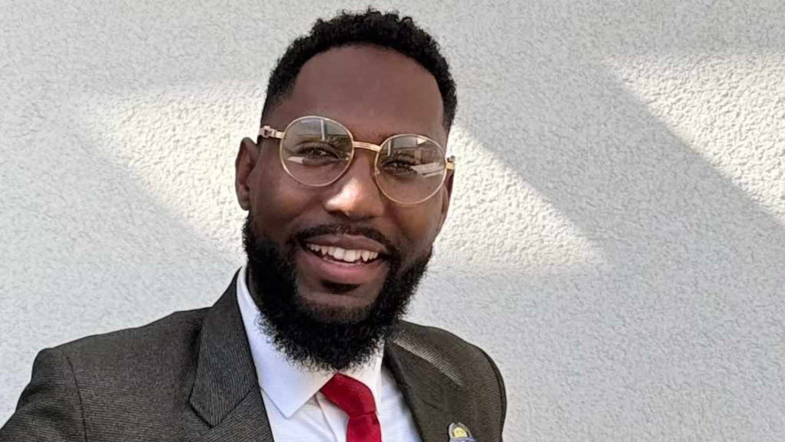 DrLucienYork 20250318 121609 0000