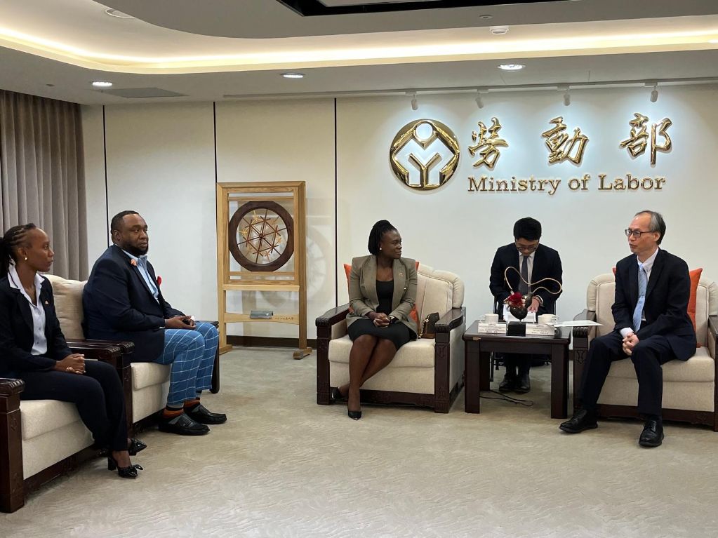 9b1ec98a 769e ce9e f7ca d66f07cf194f