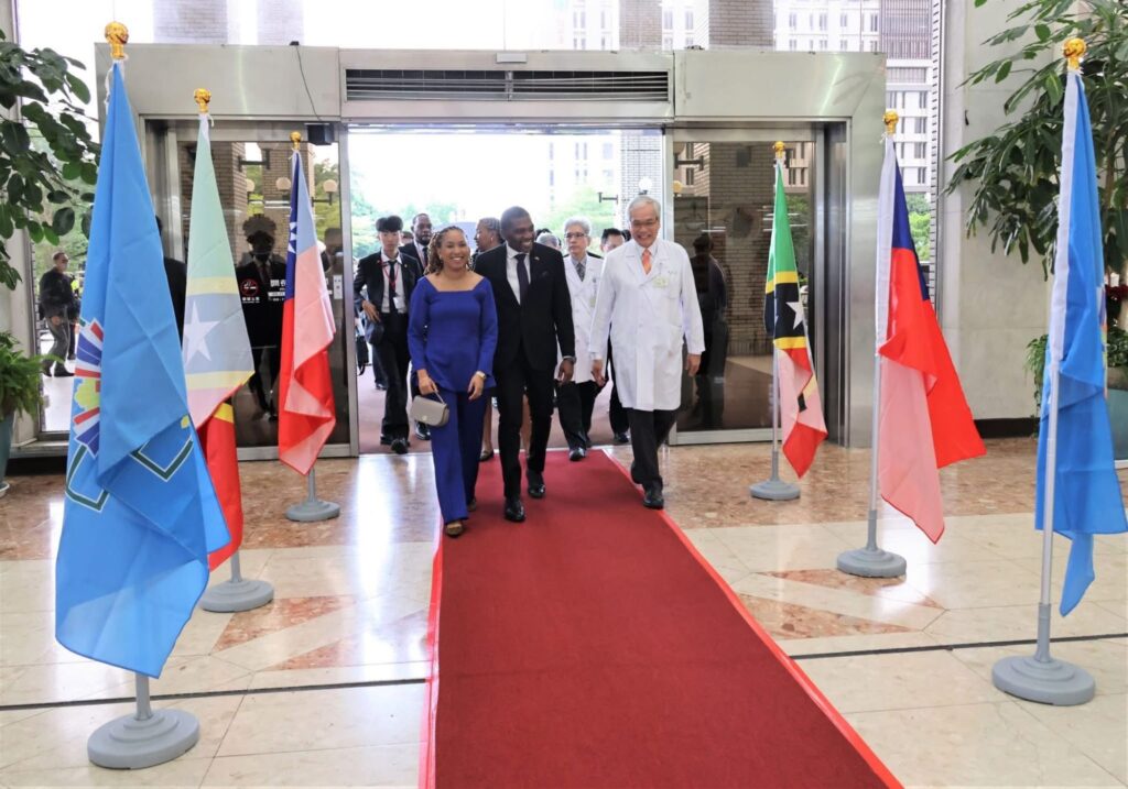 Prime Minister of Saint Kitts and Nevis Visits Taipei Veterans General Hospital for AI and Smart Healthcare Exchange 2 580074678 1164505639118701 4101905610277531605 n3038945152686860292