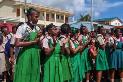 f44218aa543ccc6882bc6c8a8246751bcayon high students