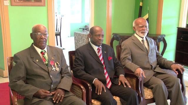 browne with officials4818165091479830782